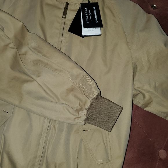 Burberry bomber jacket NWT - Picture 3 of 5